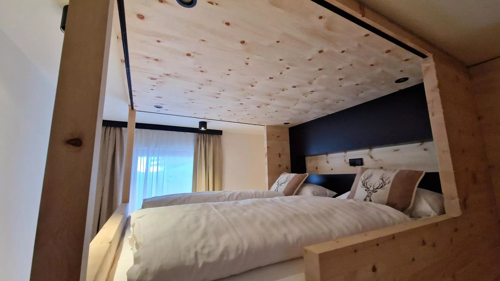 Zirbenlodge Sonnenalpe Nassfeld-Bedroom