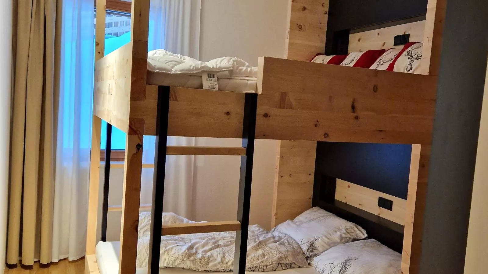 Zirbenlodge Sonnenalpe Nassfeld-Bedroom
