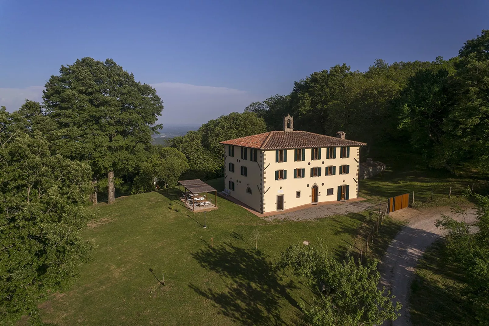 Roccone-Exterior summer