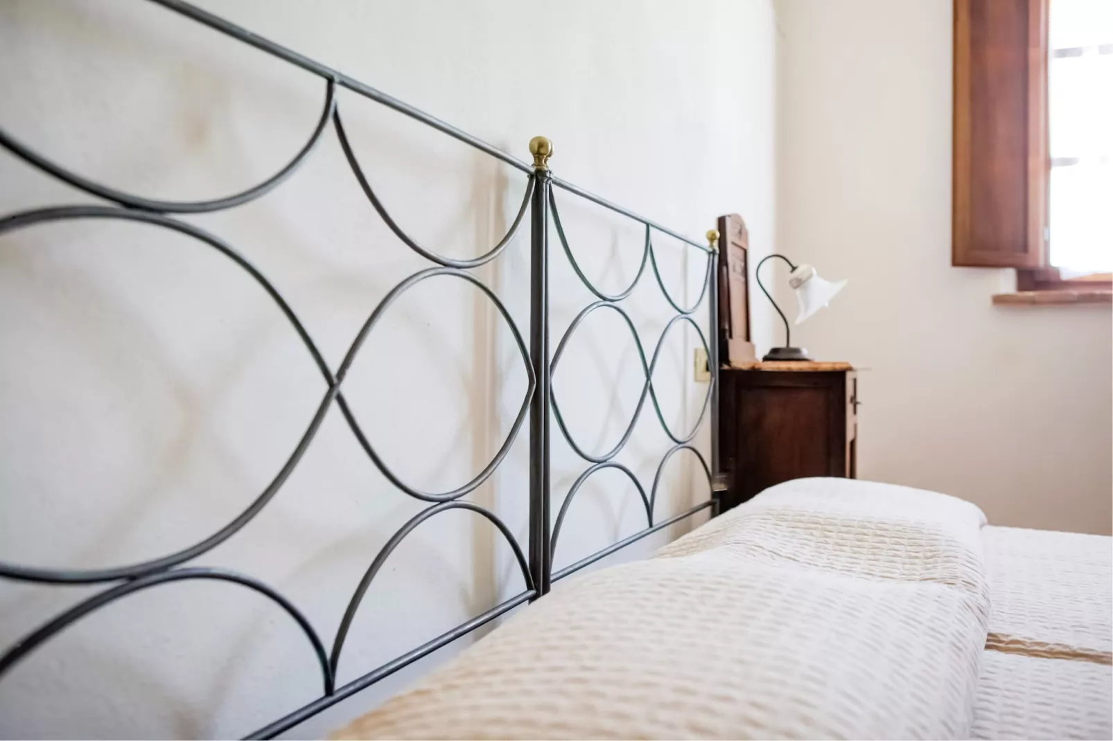 Girasole-Bedroom