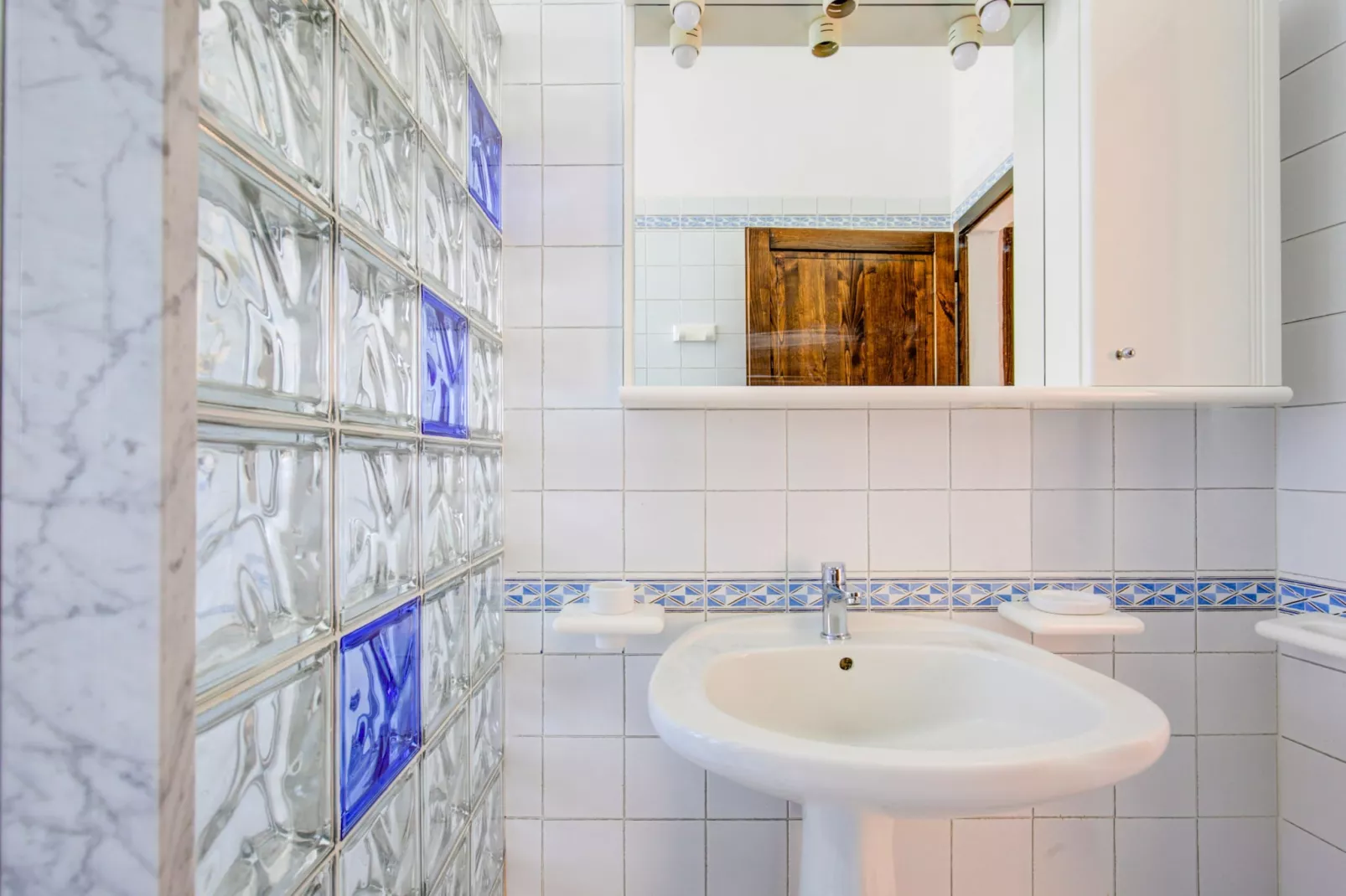 Girasole-Bathroom