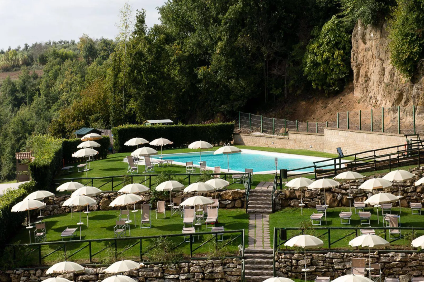 Bilocale-Pool