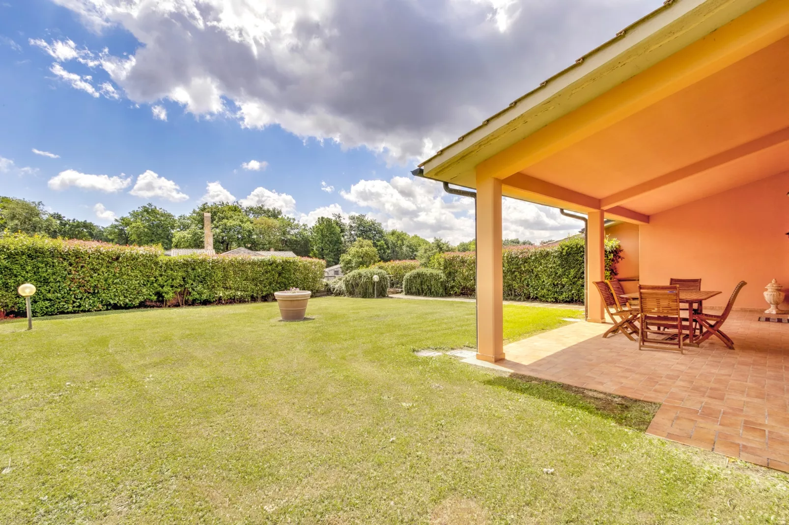 Villa Stella-Gardens summer