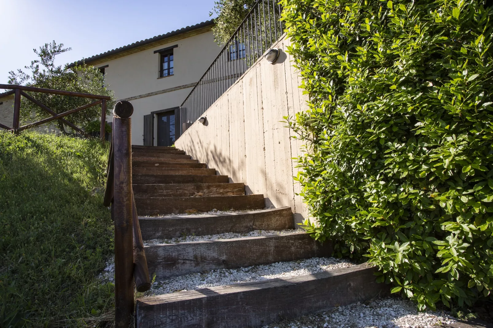 Moncaro-Exterior summer
