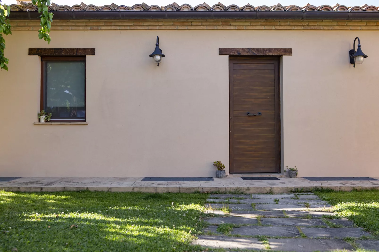 Moncaro-Exterior summer