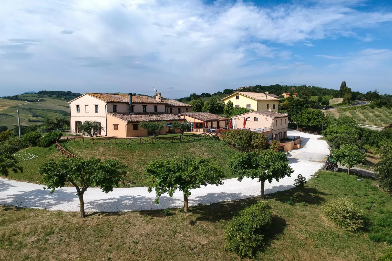 Moncaro-Exterior summer