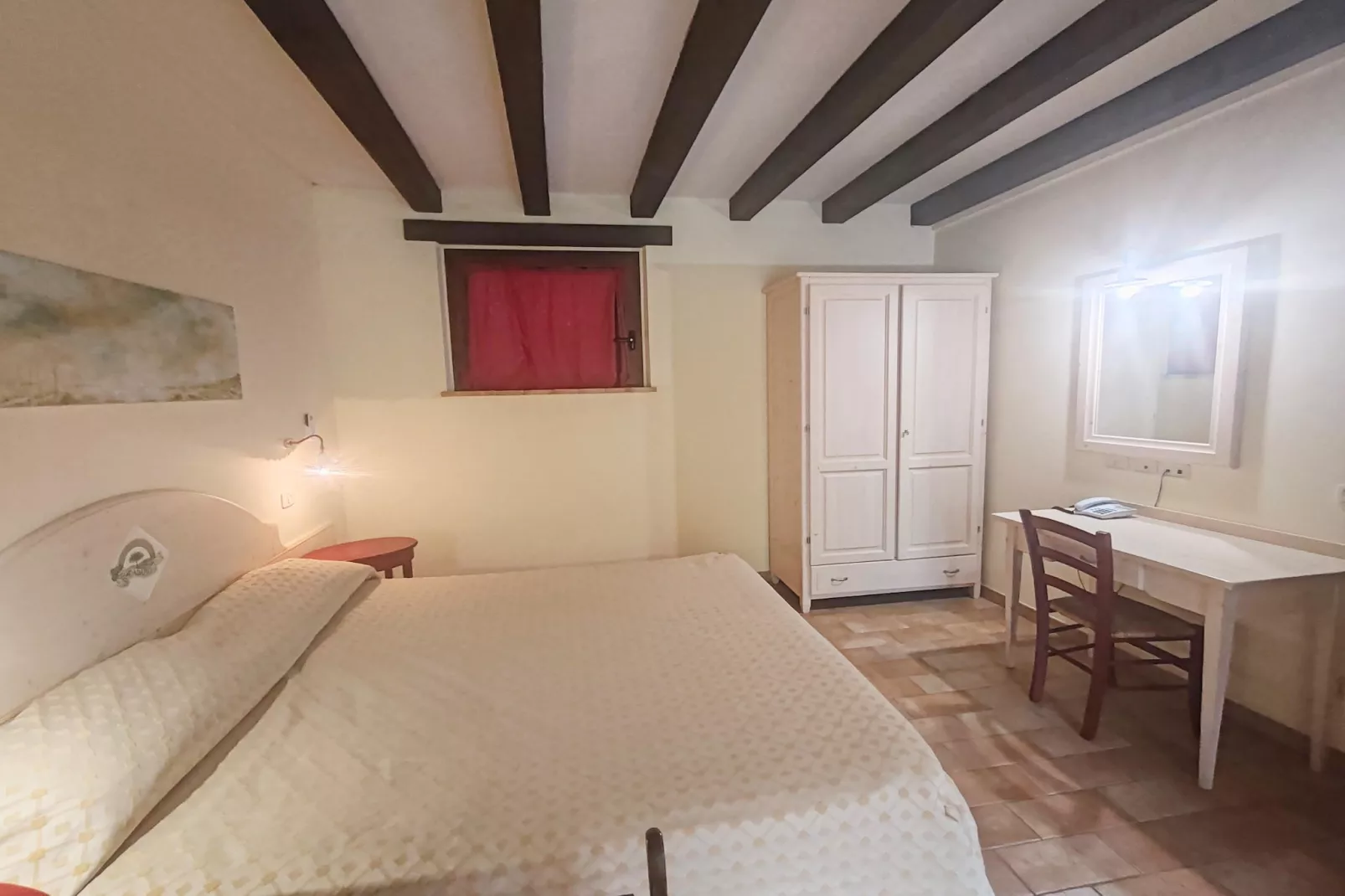 Moncaro-Bedroom
