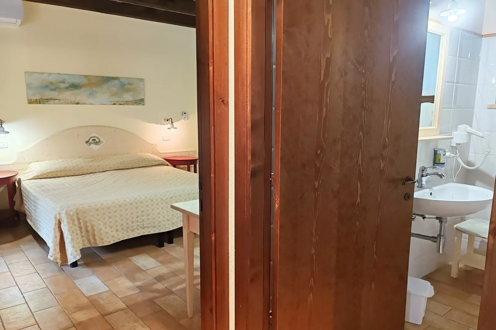 Moncaro-Bedroom