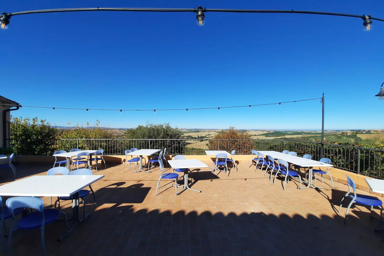 Moncaro-Terrace balcony