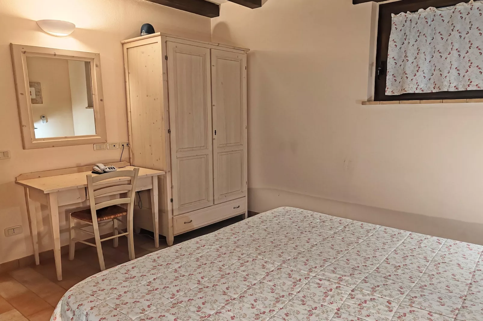 San Lorenzo-Bedroom