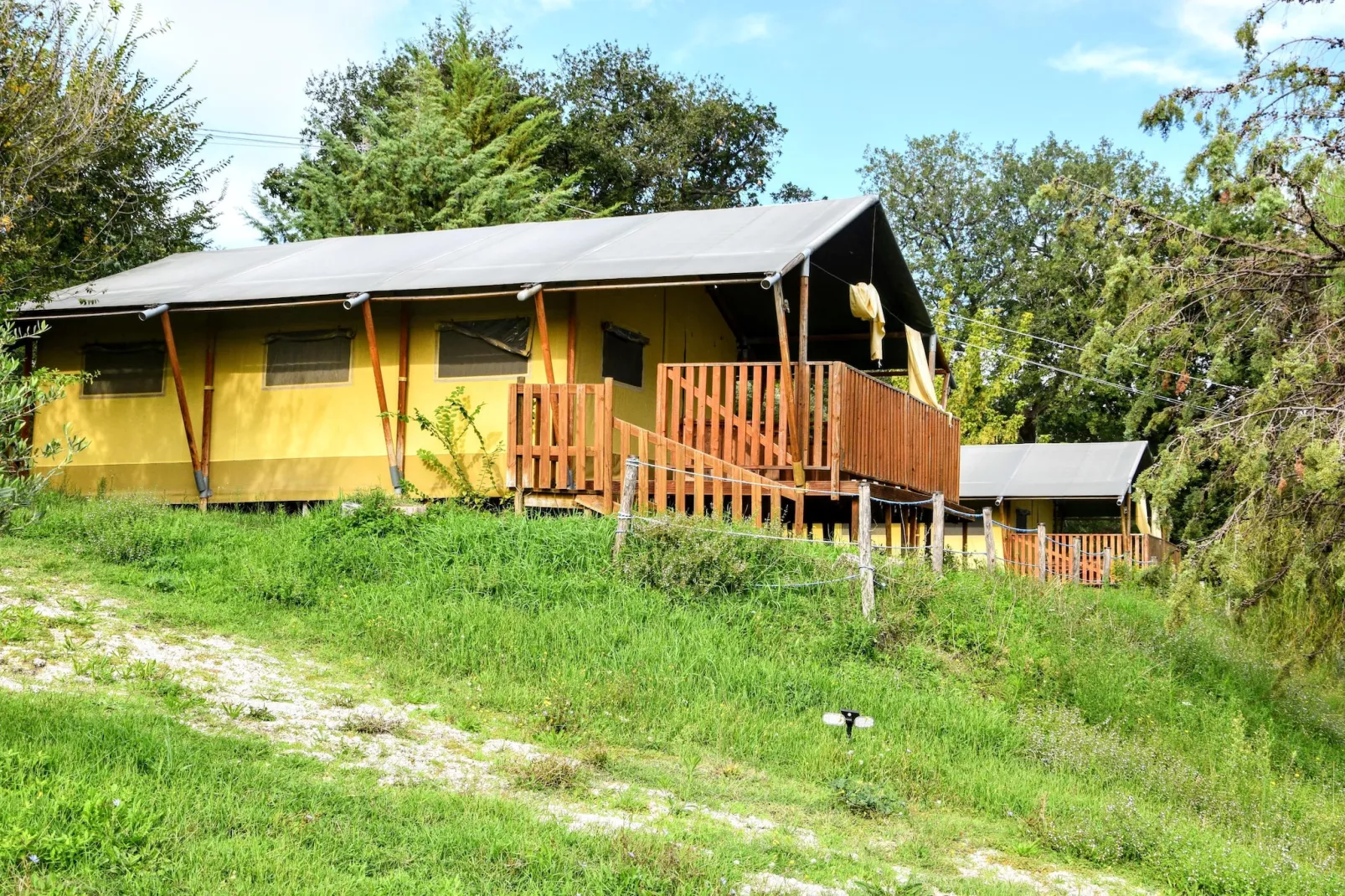Tenda Luxury 2-Exterior summer