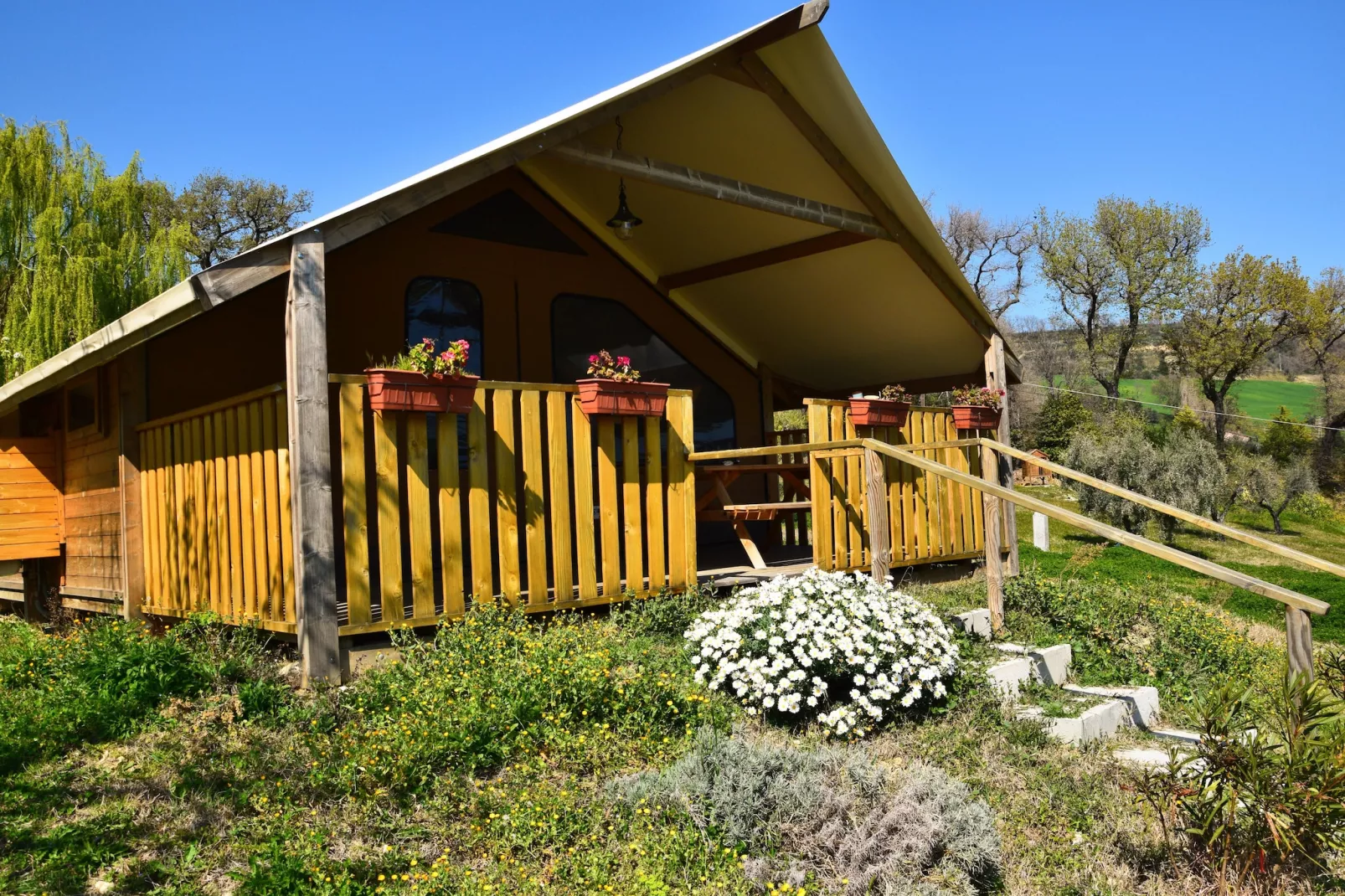 Tenda Luxury 2-Exterior summer