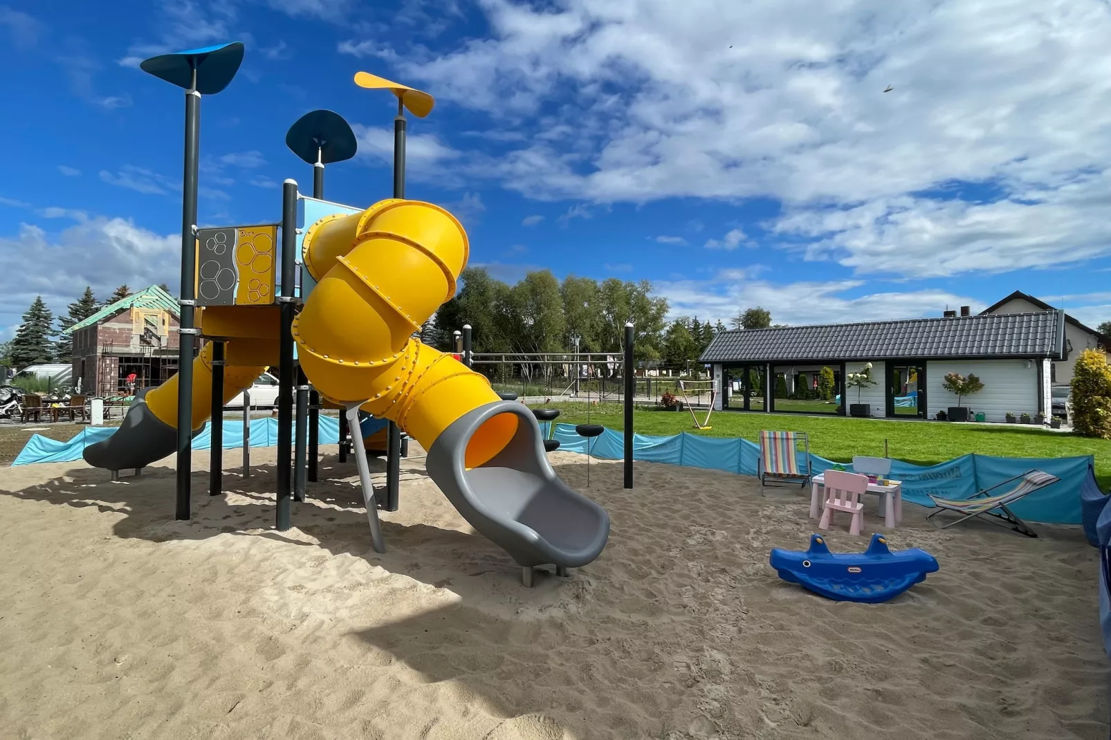 Domki wakacyjne PREMIUM dla 7 osób Sianożęty-Gardens summer