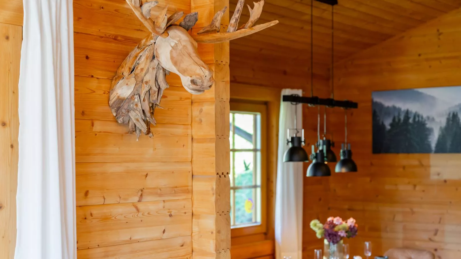 TraumLodge-Dining room