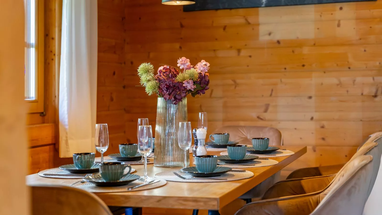 TraumLodge-Dining room