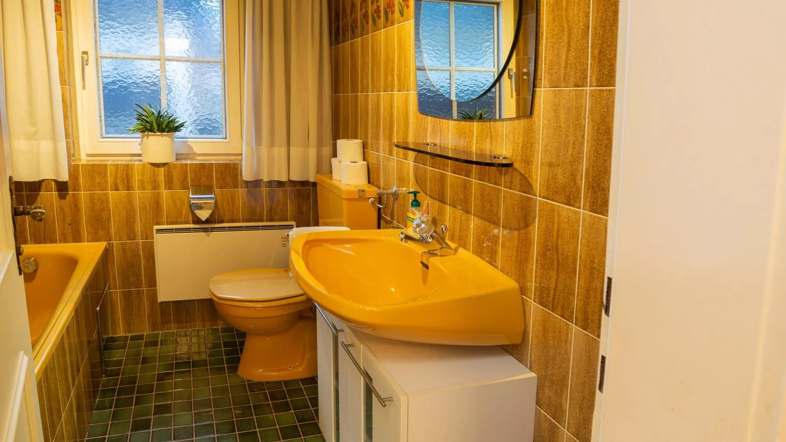 Rosenberger I und II-Bathroom