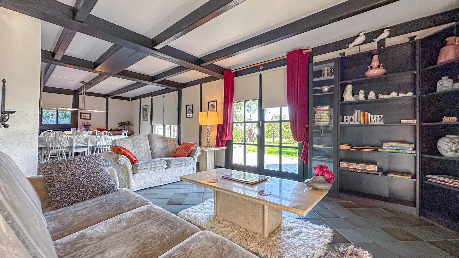 Rosegarden-Living room