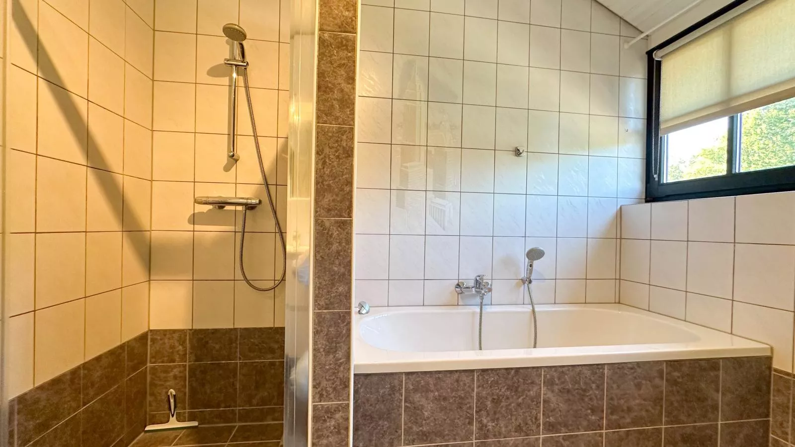 Rosegarden-Bathroom