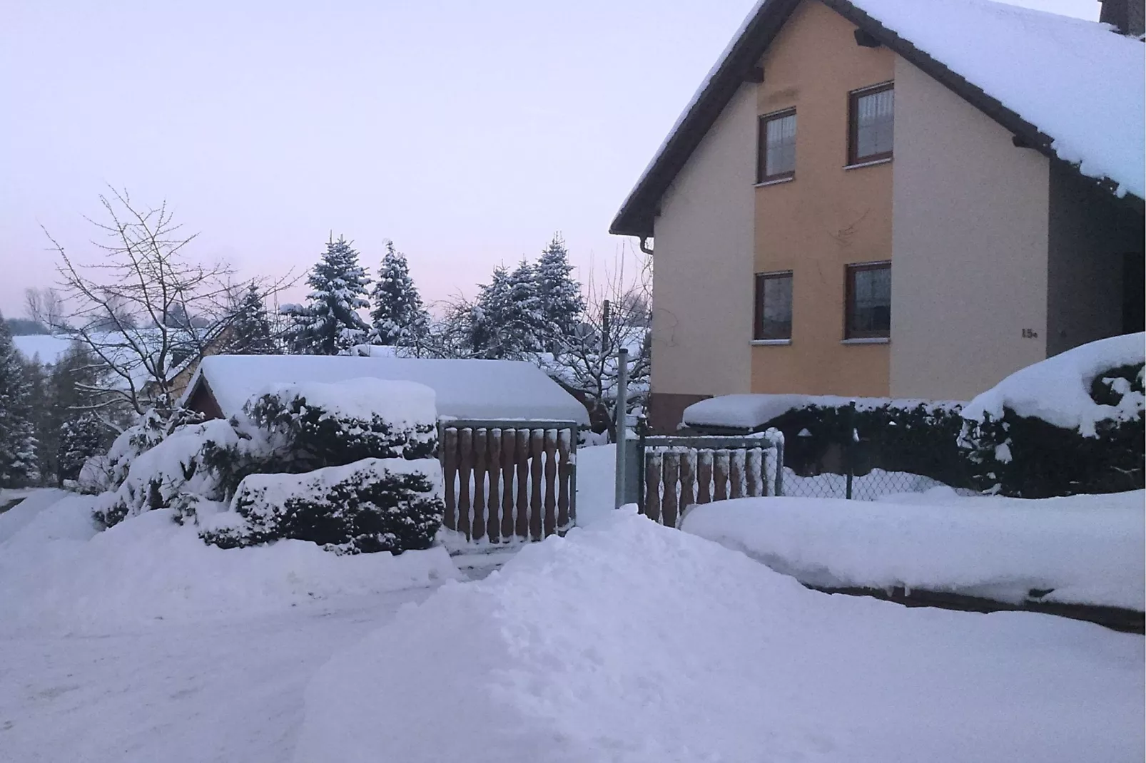 Im Erzgebirge-Exterior in winter
