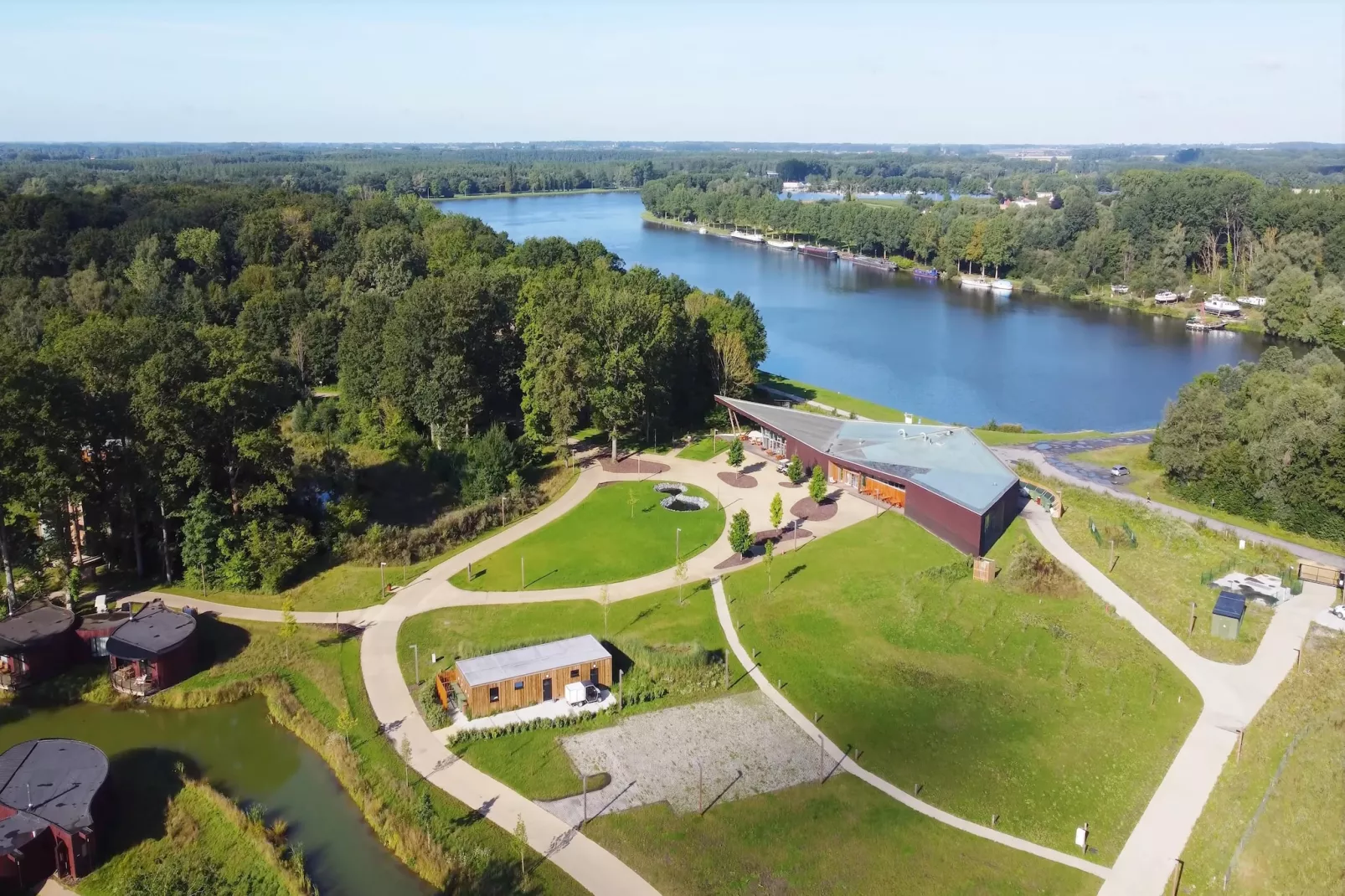 The Lodge by YourNature-Zones d'été à 1 km