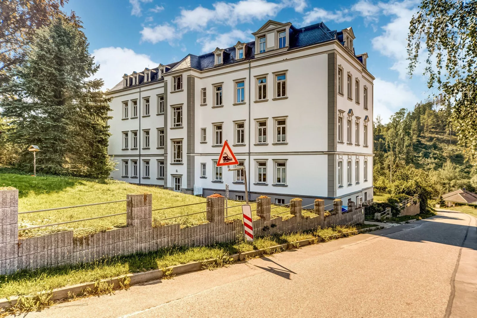 Villa im Erzgebirge-Exterior in summer