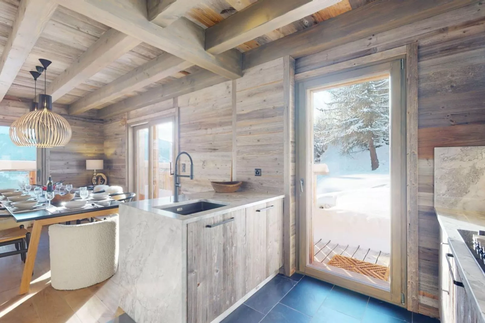 Ecureuil noir COSY & QUIET chalet 10 personnes-Cuisine