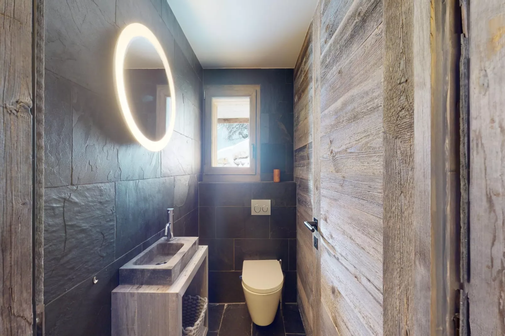 Ecureuil noir COSY & QUIET chalet 10 personnes-Salle de bain