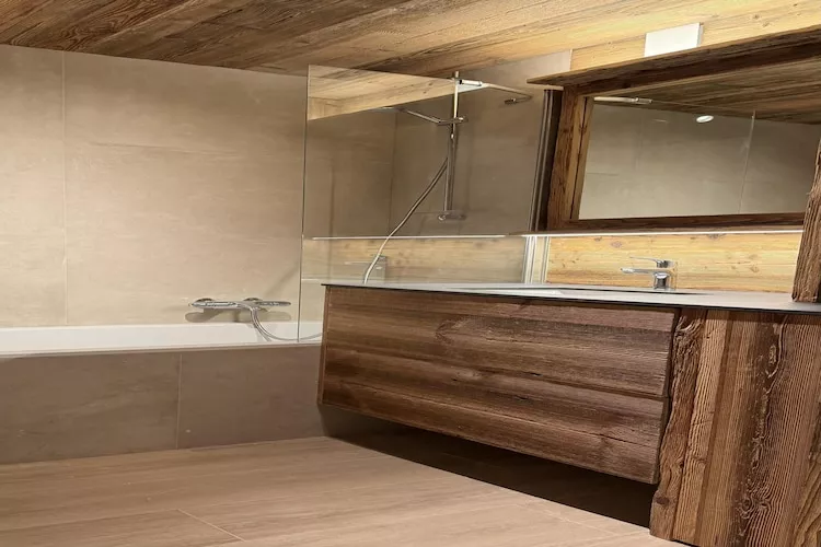 Paradis Perdu SKI IN & QUIET chalet 14 personnes-Bathroom