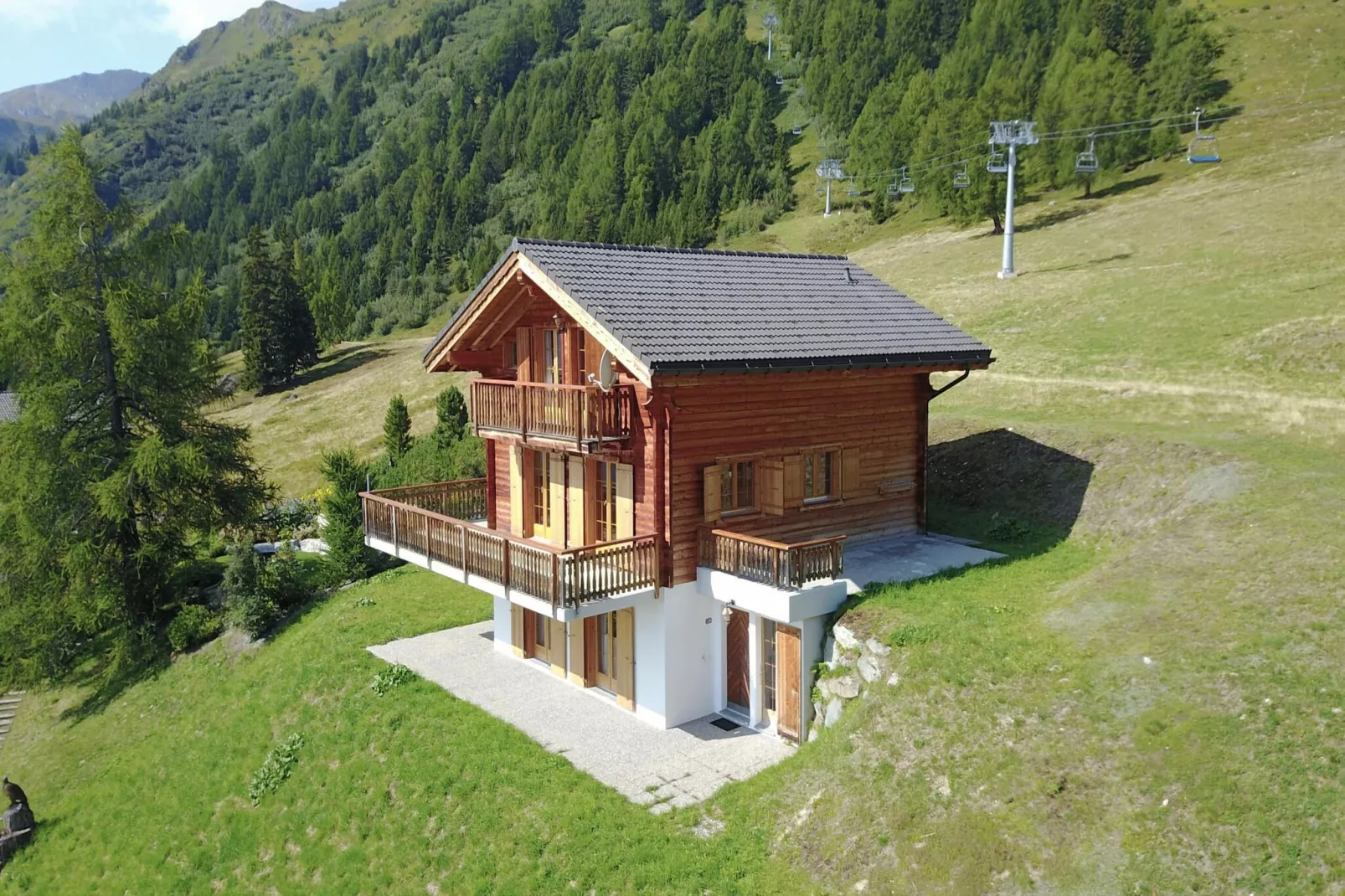 Narnia SKI IN & SKI OUT chalet 14 pers