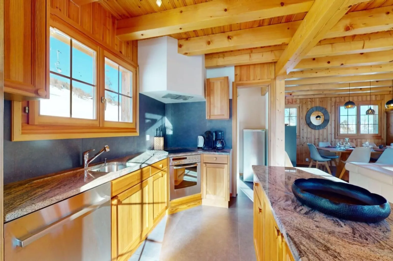 Narnia SKI IN & SKI OUT chalet 14 pers-Kitchen