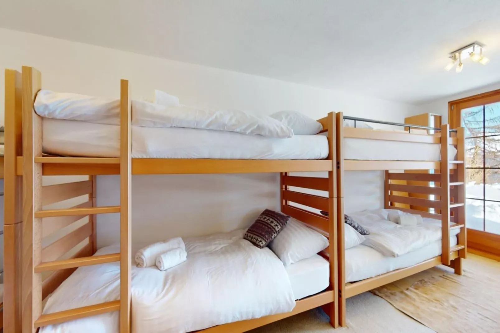 Narnia SKI IN & SKI OUT chalet 14 pers-Bedroom