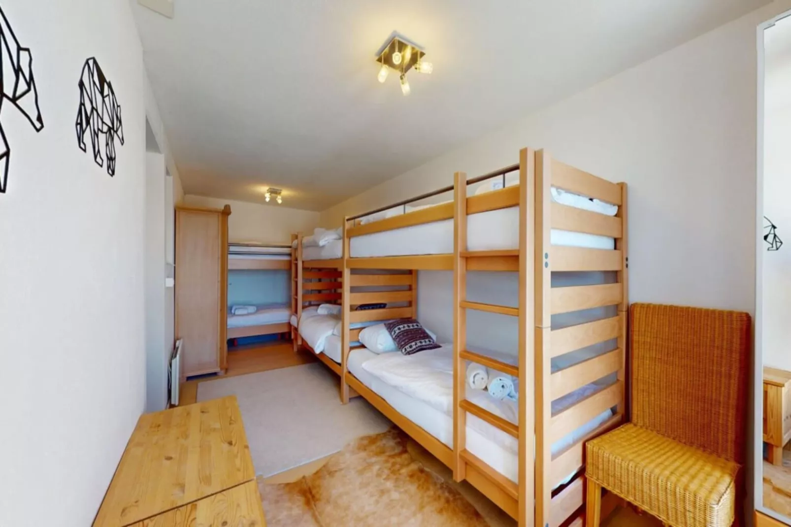 Narnia SKI IN & SKI OUT chalet 14 pers-Bedroom