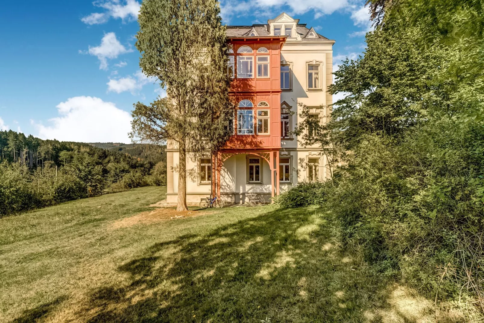 Villa im Erzgebirge-Gardens in summer
