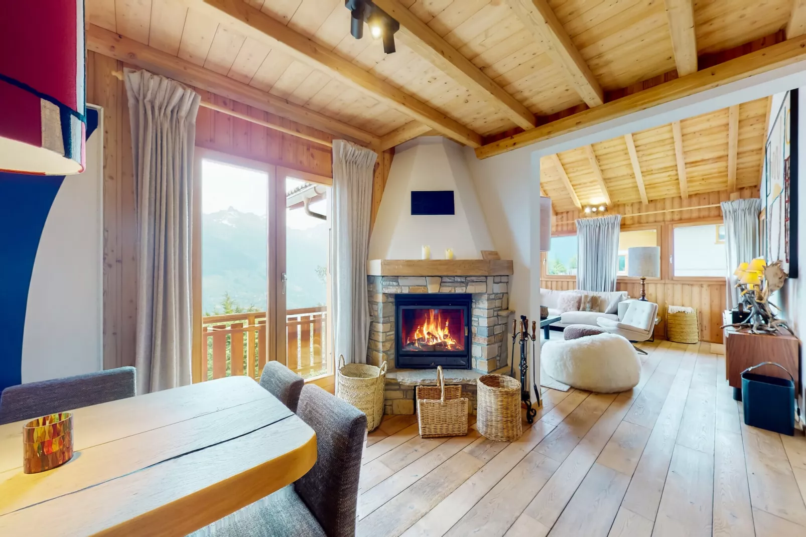 Arnold LUXE & COSY chalet 12 personnes Les Masses-Dining room