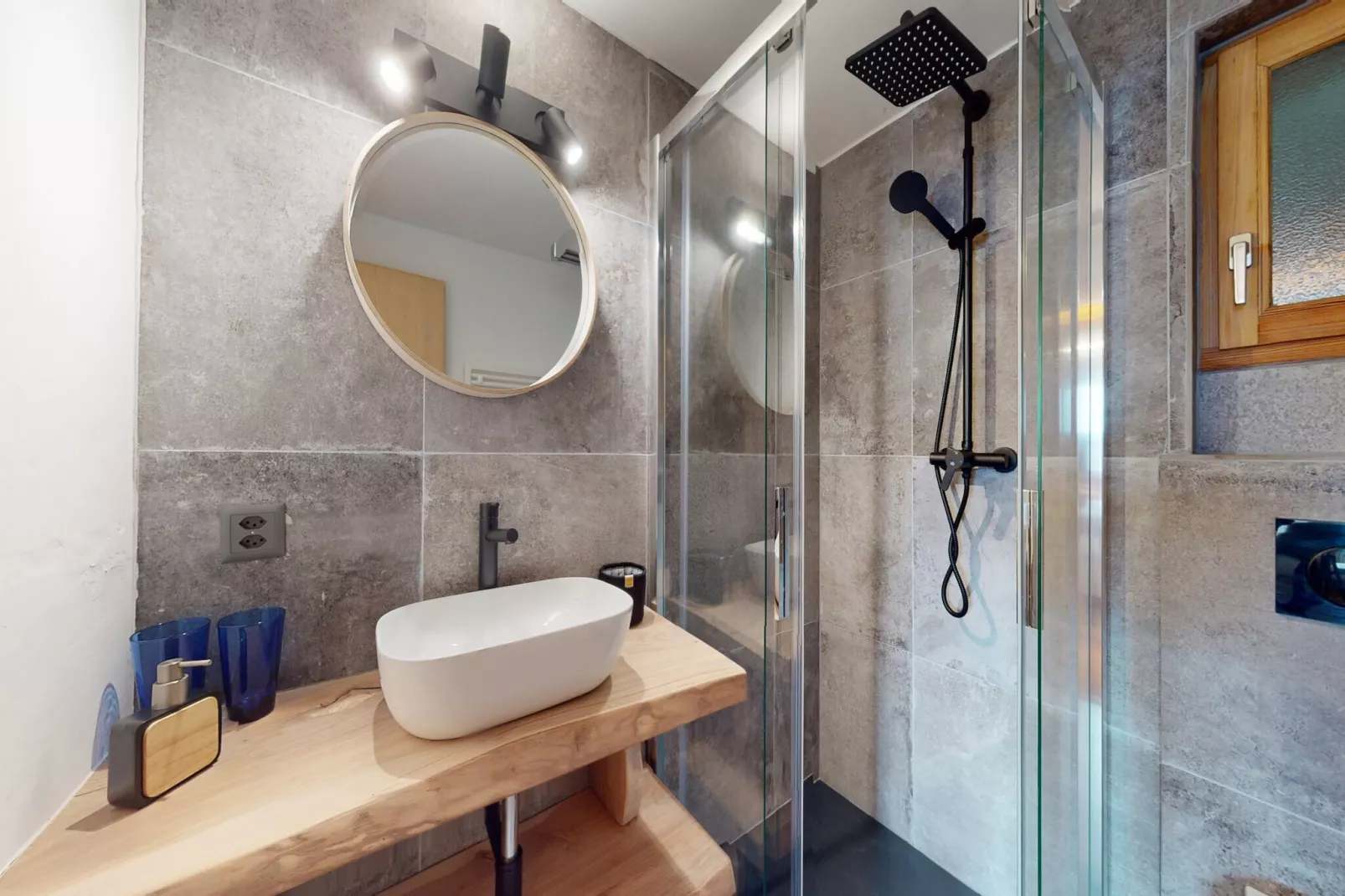 Arnold LUXE & COSY chalet 12 personnes Les Masses-Bathroom