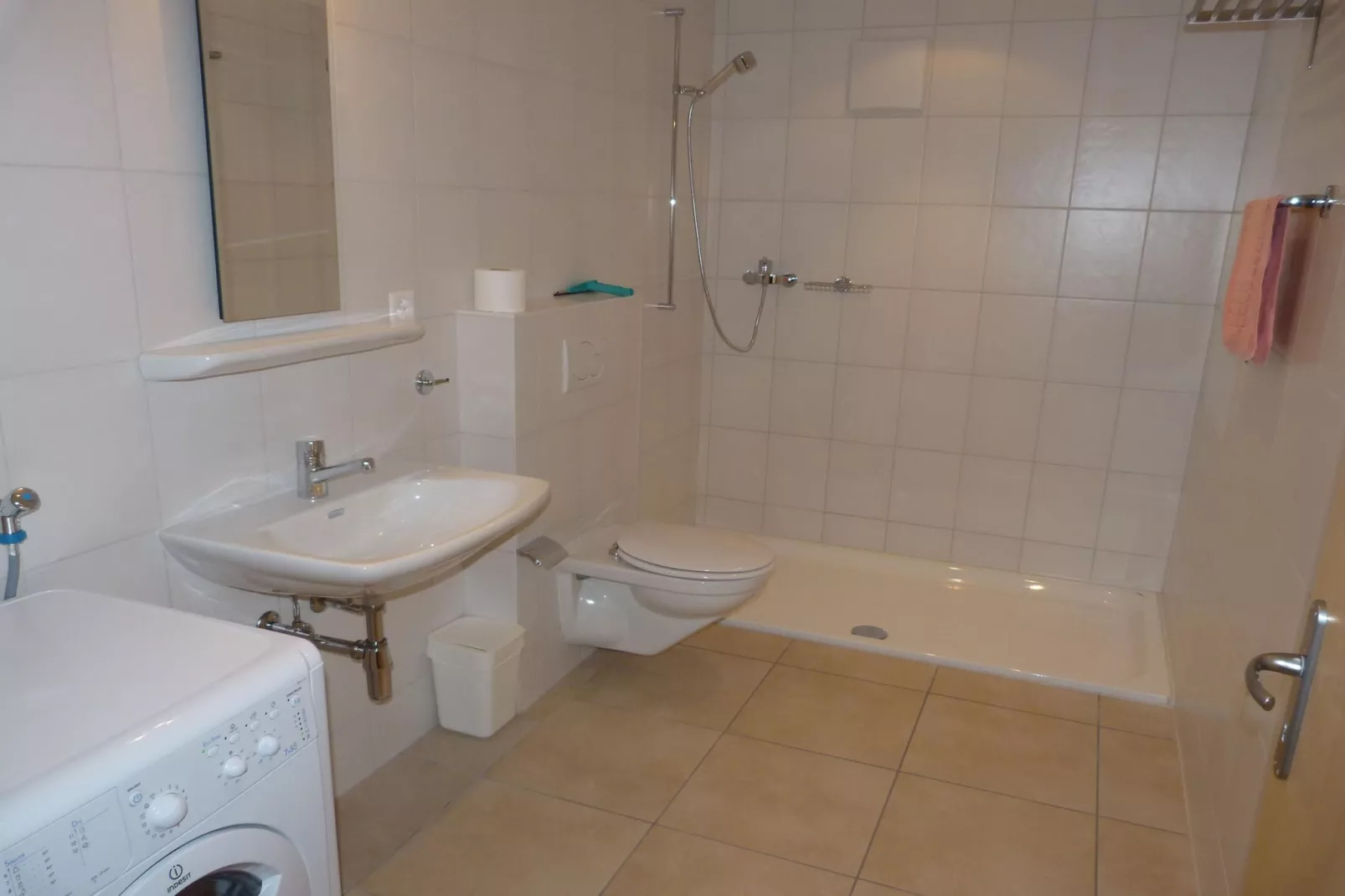 Perce Neige PN H - VIEW & CENTER Apartment 10 per-Bathroom