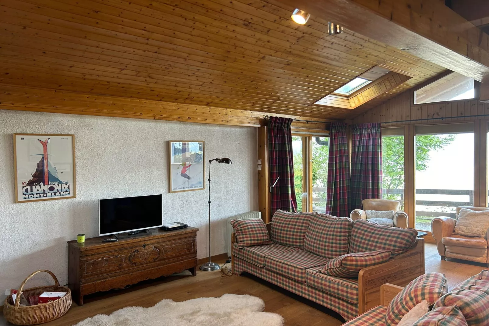 Les Trembles MOUNTAIN & QUIET chalet 12 pers-Living room