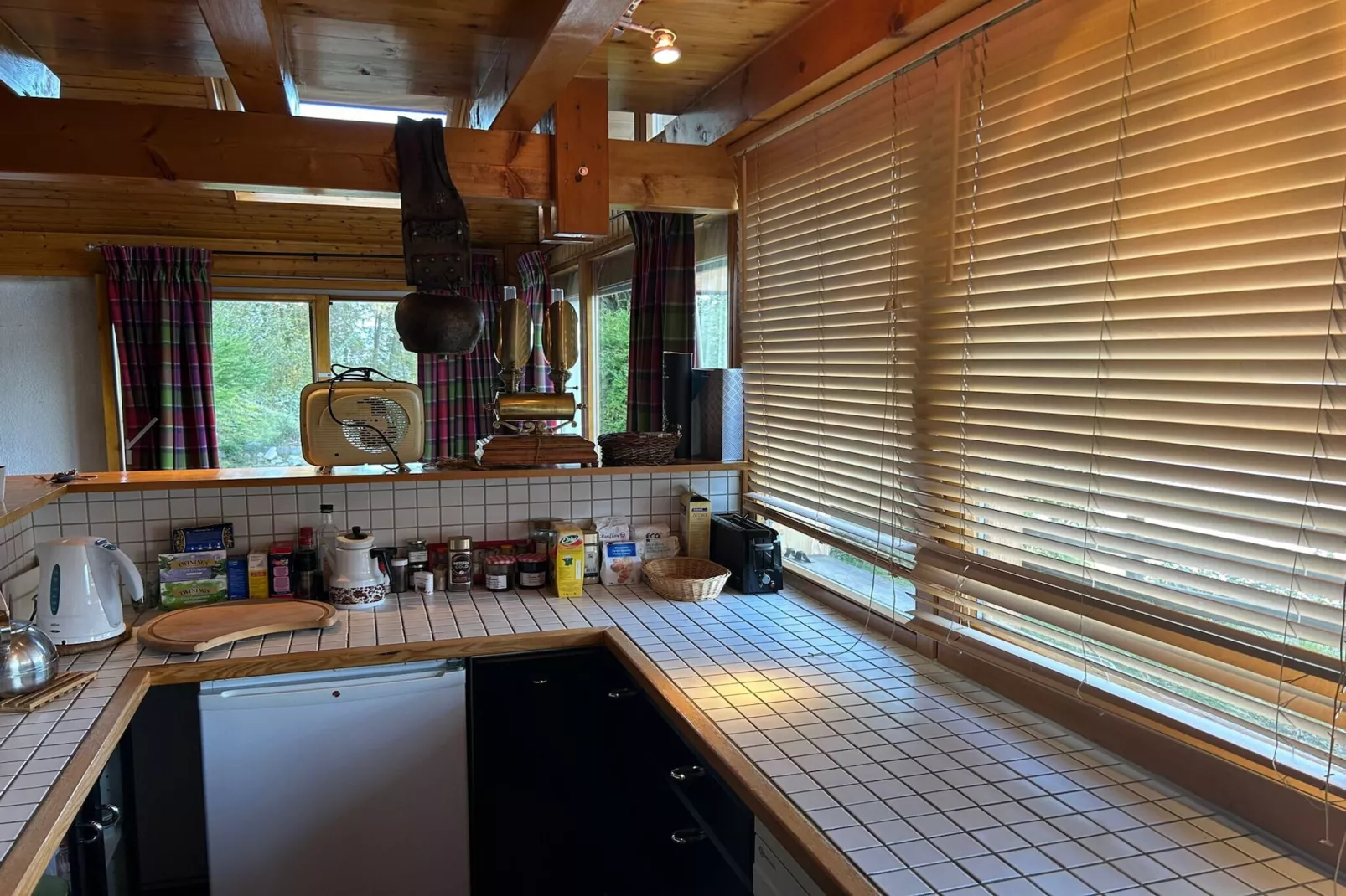 Les Trembles MOUNTAIN & QUIET chalet 12 pers-Kitchen