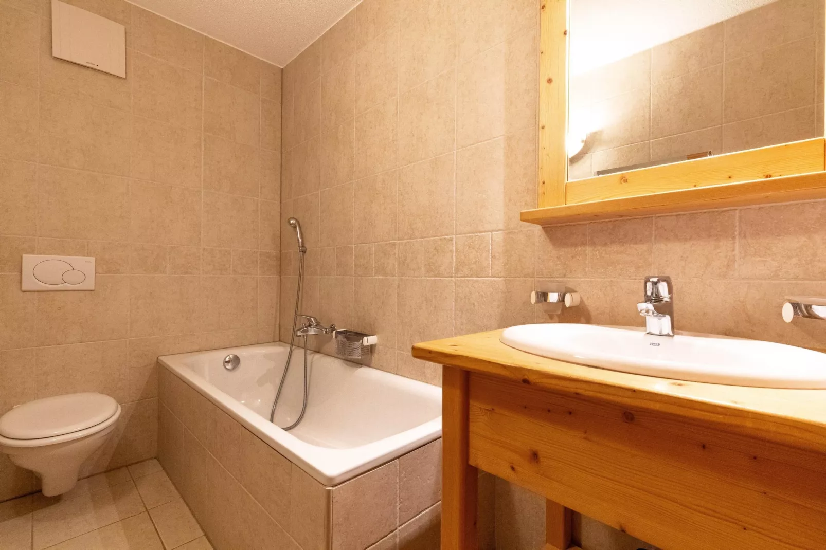 Plein Ciel VA 022 - MOUNTAIN apartment 4 pers-Bathroom