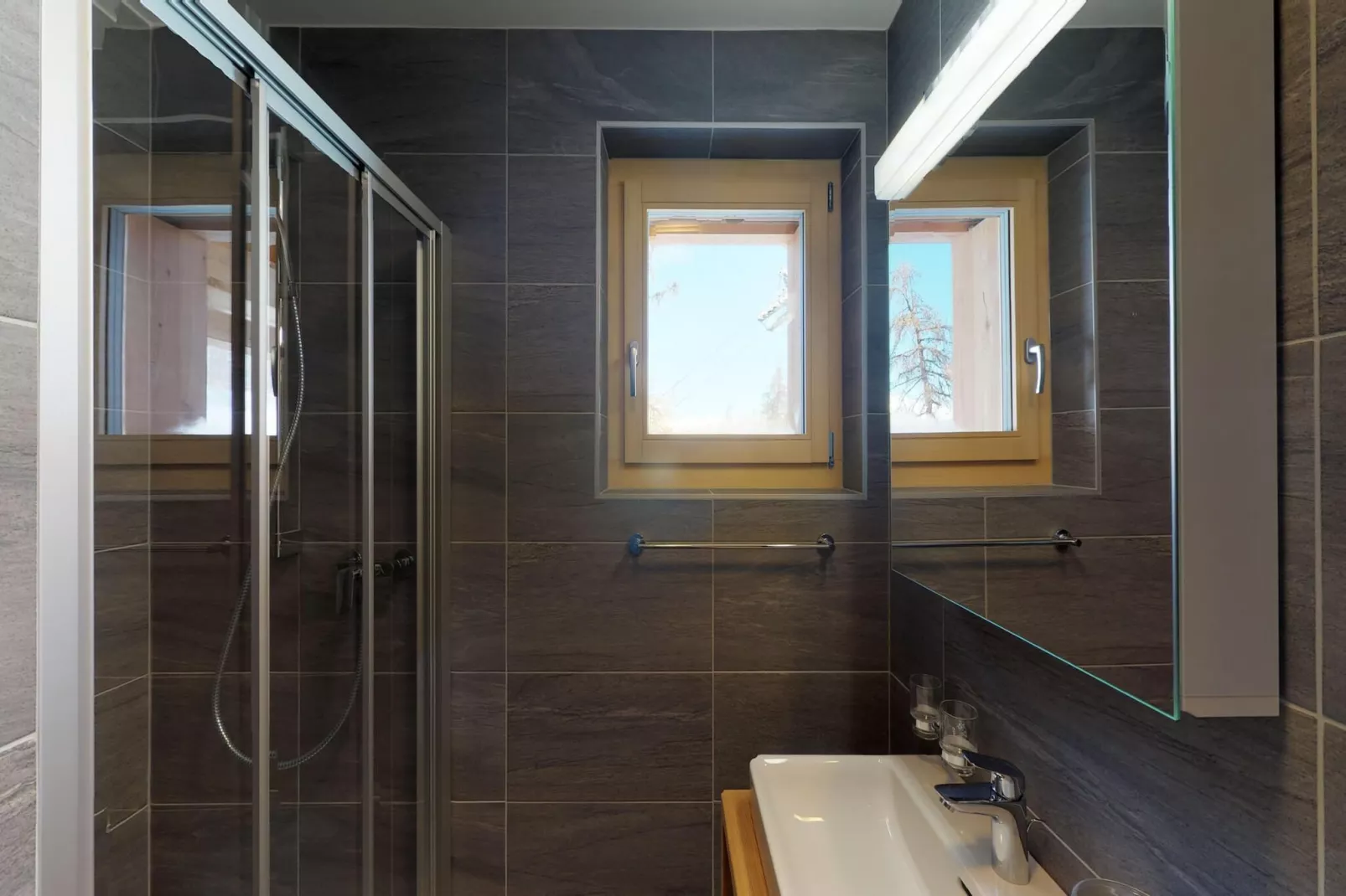 Les Mayens MB 022 - LUXURY apartment 14 pers-Salle de bain