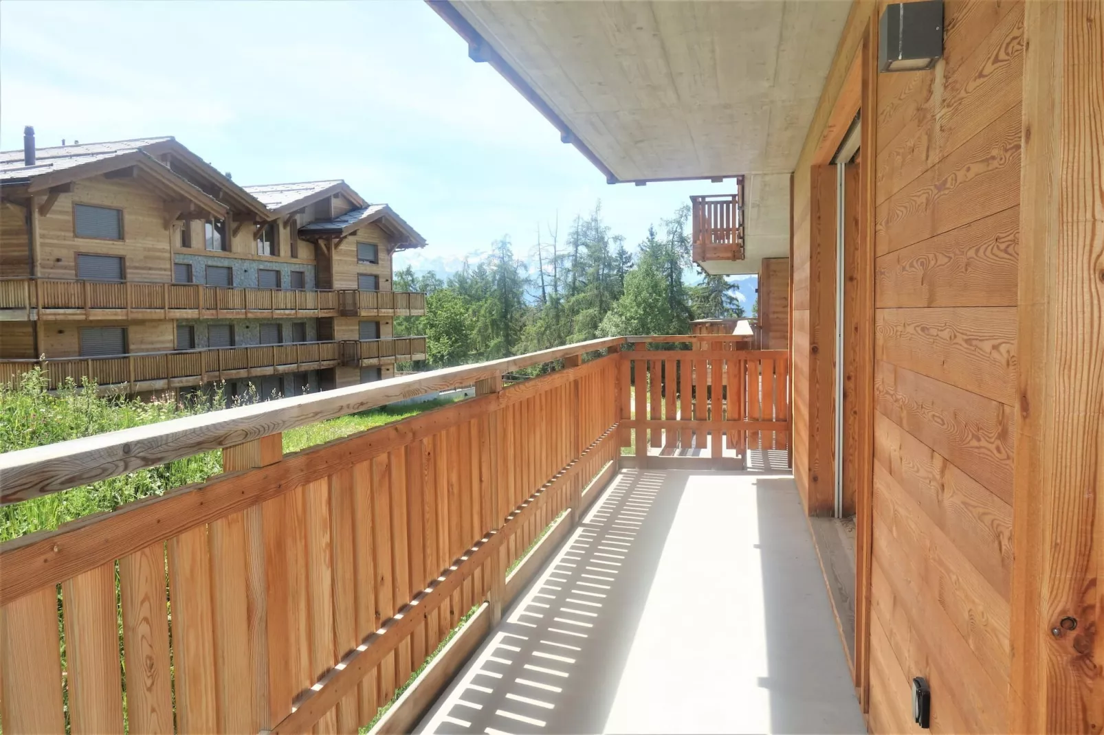 Les Mayens MB 012 - LUXURY apartment 8 pers-Terrassenbalkon