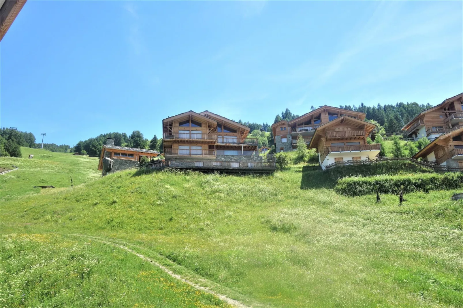 Les Mayens MB 011 - LUXURY apartment 6 pers-Zones d'été à 1 km