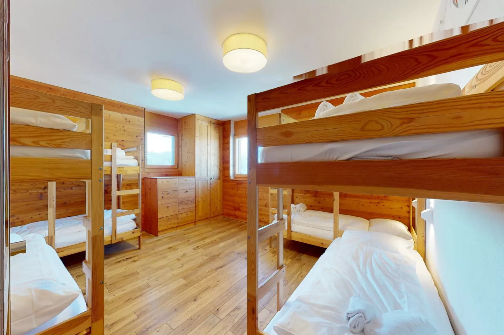 Egg SAUNA & LUXURY chalet 16 pers-Bedroom