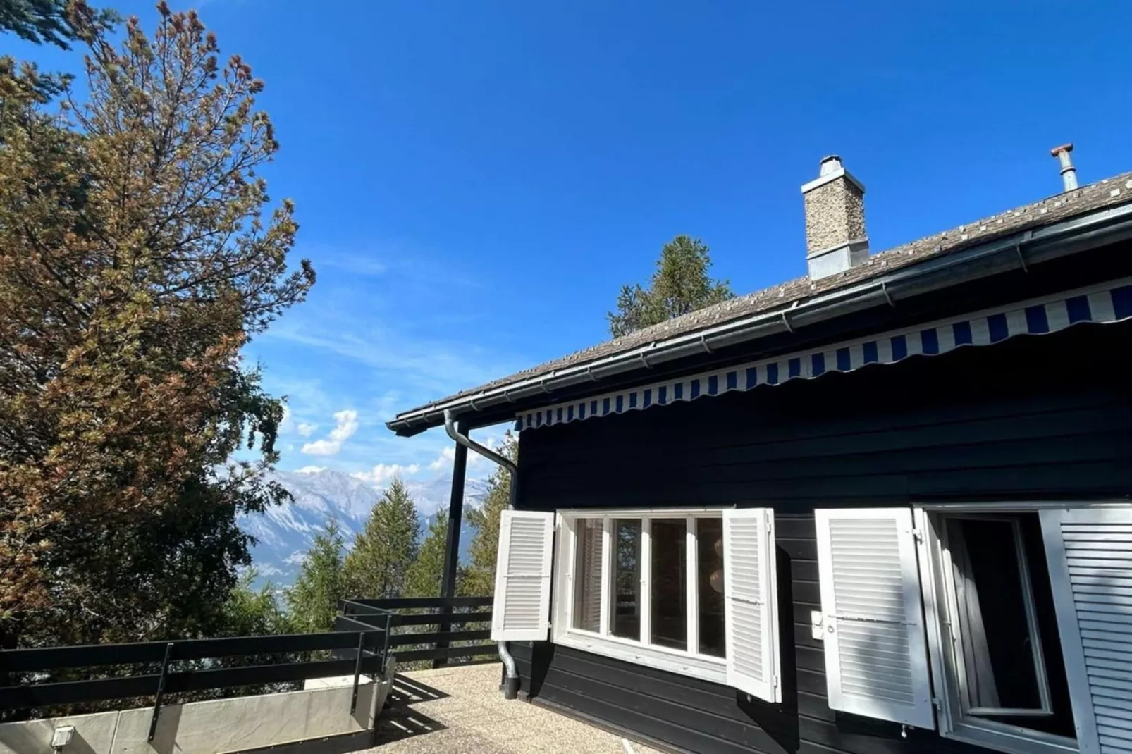 Cache-Cache MOUNTAIN & QUIET chalet 10 pers-Außenbereich Sommer