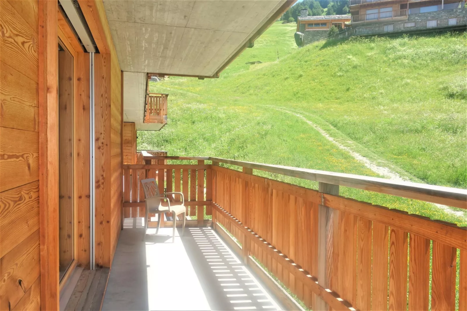 Les Mayens MB 010 - LUXURY apartment 8 pers-Terrassenbalkon