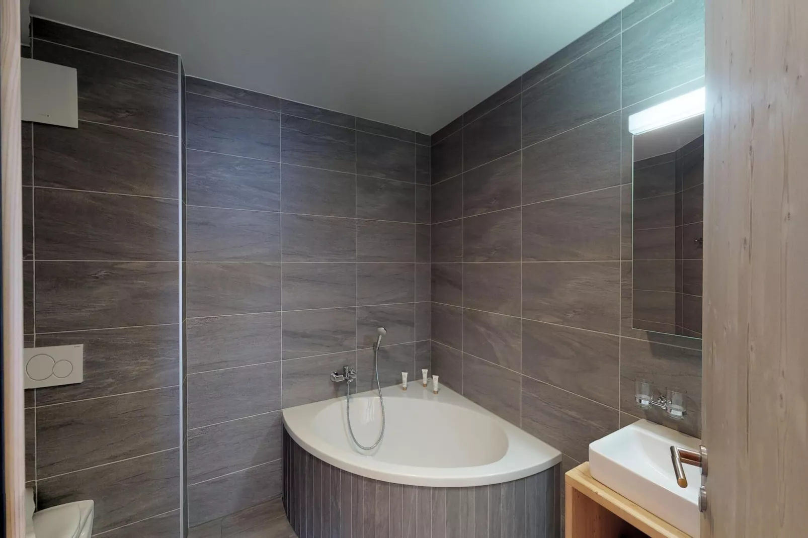 Les Mayens MB 002 - LUXURY apartment 6 pers-Badezimmer