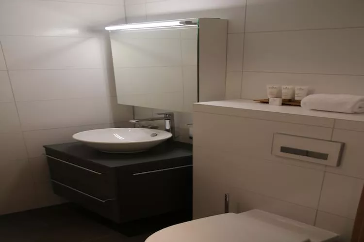 Ski Heaven SH 003 - LUXE apartment 5 pers-Bathroom