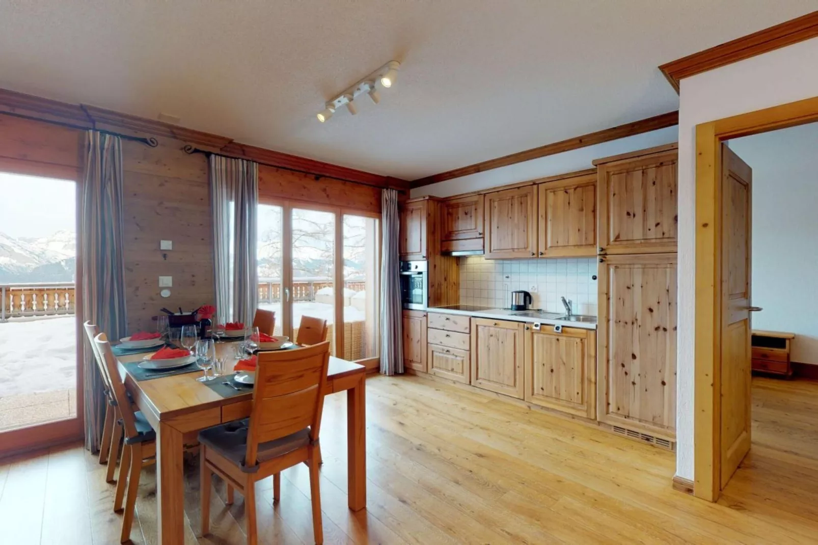 Hauts de Veysonnaz HV1 002 - SAUNA apartment 6 per-Dining room