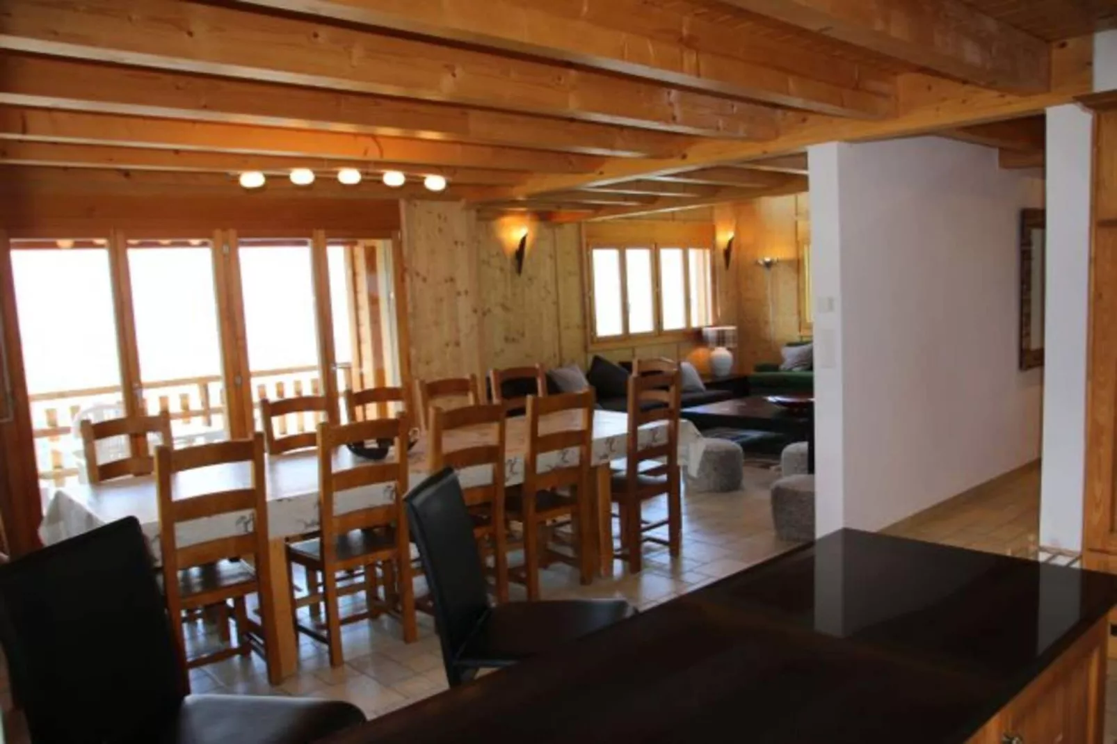 Aeolus MOUNTAIN & QUIET chalet 12 pers-Esszimmer