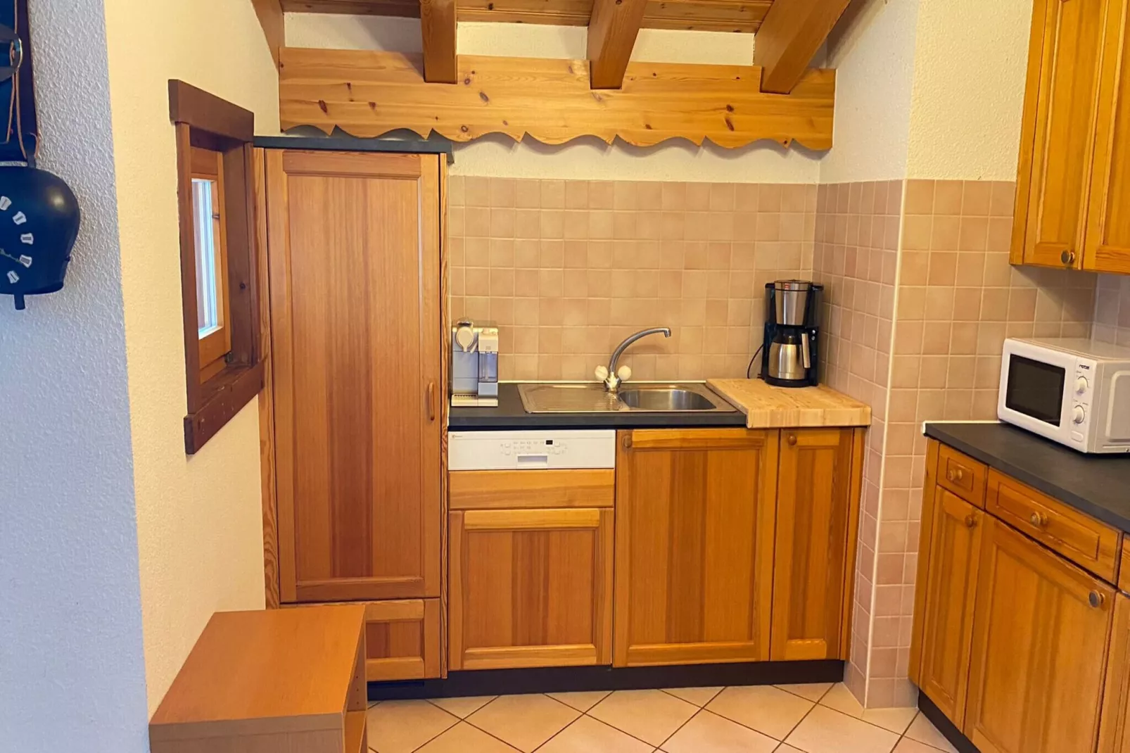 HCR 141 - COMFORTABLE apartment 8 pers-Kitchen